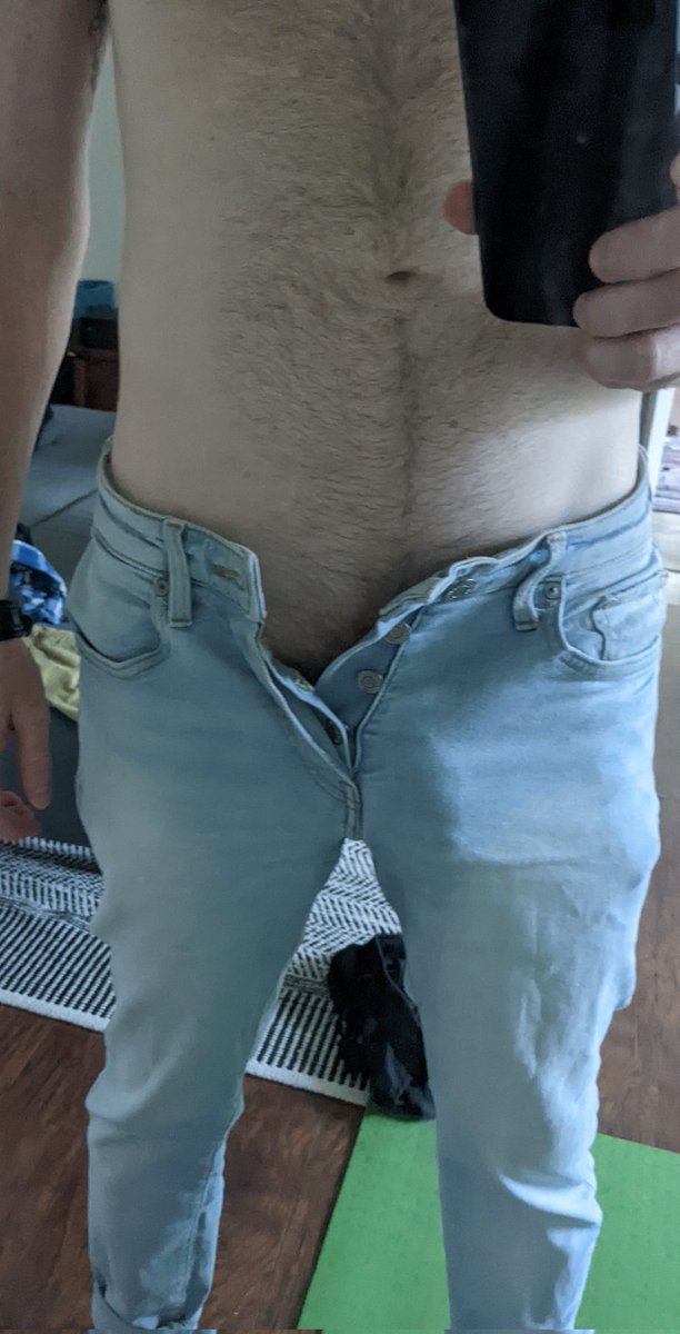 iskir_'s tweet photo. #freeballing in some jeans. Also, my first time trying out a #ballweight https://t.co/ThGxV7lh6M