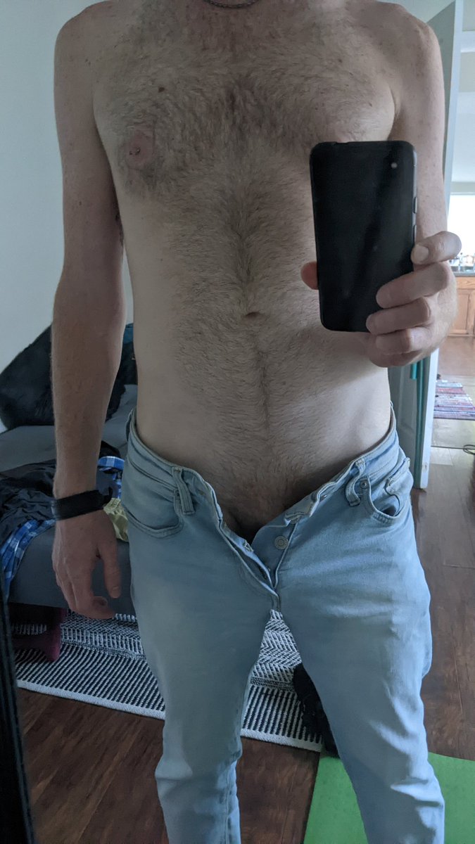 iskir_'s tweet photo. #freeballing in some jeans. Also, my first time trying out a #ballweight https://t.co/ThGxV7lh6M
