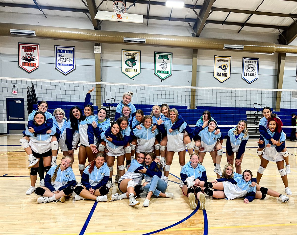 VolleyballRidge's tweet photo. Okay… did the seniors not kill it on our jackets this year?! Less than a week until our first official game! 💛🏐💙 https://t.co/ew515tWqx3