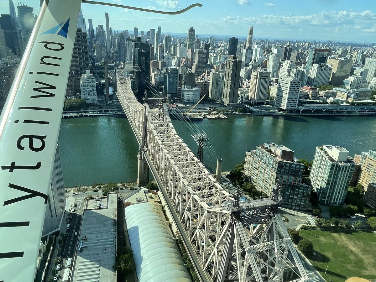 CR3ynolds's tweet photo. @TailwindAir best way to fly into NYC! https://t.co/Ix5CloekIC