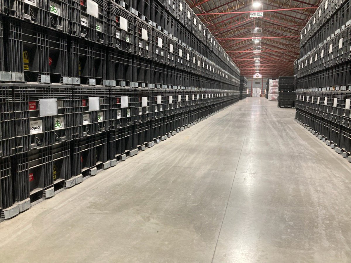 SoJefferson13's tweet photo. Followed up Pioneers Kick Off in Montreal with a quick trip to the St Hyacinthe area to visit one of our contract conditioners, Les Grains Semtech and the always helpful and friendly Mario Bernier.  Merci pour une super visite Annie, Etienne and Mario! https://t.co/ONGaf3XSb9