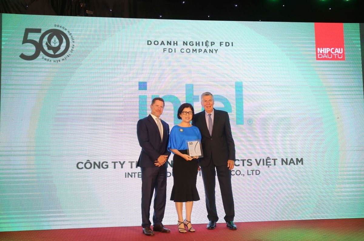 steve_a_long's tweet photo. Recently Intel was recognized in Nhip Cau Dau Tu Magazine’s TOP 50 Corporate Sustainability Awards. Always nice to be recognized for something that is core to our values!  #iamintel #sustainability https://t.co/oCEmULHhqi