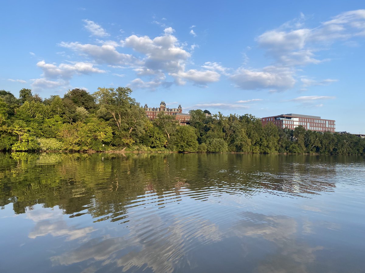 WVRunninGal's tweet photo. Beautiful evening for water therapy on the Mon. #monriver #morgantown #woodburn https://t.co/j3AxgRcZv4