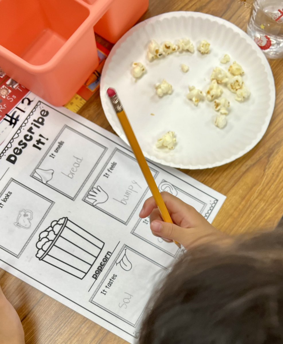 wojcikfaith's tweet photo. Wow! These first graders are really doing a great job using their five senses to explore and observe popcorn. #HayesElementary #HayesFirstGrade https://t.co/J0xIcpnDcb