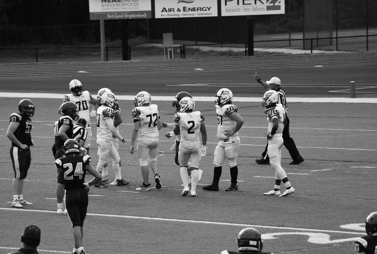sheadon2424's tweet photo. Preseason Game Stats:
8 Rec
101 Yds 
2 Tds 
@CoachMoore_SFCA @SFCAFootball @coachcurtis42 https://t.co/qQpUnkqest
