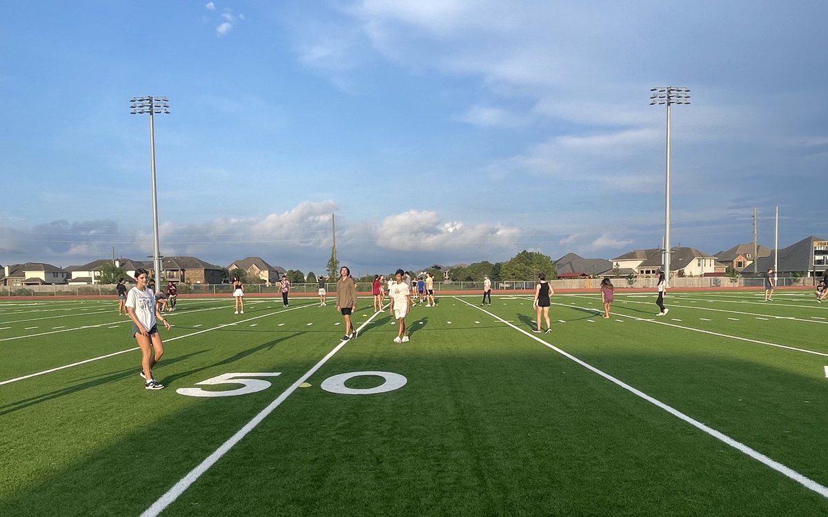 The XC team had a wonderful tailgate carbo load this evening! We truly have the best parents and athletes! Thanks to everyone who made this a success and a HUGE shout out to our AWESOME team rep, <a href="/eastcoa41222743/">eastcoastgirl</a>, for getting it all planned! <a href="/KK_Trnka/">Kymberlee Trnka</a> <a href="/MrCoachAllen/">Mabry Allen</a>