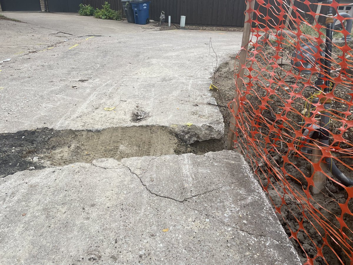 BCI91's tweet photo. @atmosenergy hey Atmos, after your contractor Mastec came out, hit the gas line, cut a fiber optic cable, and “installed” your gas riser, they left a pit in the alley as the patch. Thanks for the flat tires! https://t.co/9y5JiScfdf