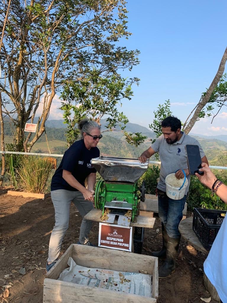 CaldwellUSAID's tweet photo. Santos Acha and family own 7 hectares of high quality coffee plants & are implementing agricultural practices for climate change mitigation (agroforestry systems, biofertilizers, vetiveria pond). Collaboration #CAFE alliance w @TechnoServe #USAIDPeru is a #ClimateChangeMission https://t.co/sjfF7SYWqp