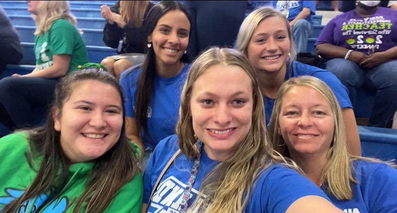slpsbucks's tweet photo. So proud to be a Sycamore Lane Little Buck! 💙💚💙💚
@scotlandschools #slpsbucks #slpsredefined https://t.co/I9qEI5VaDN