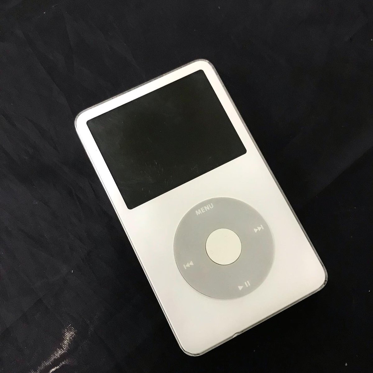 helloyoyeahh's tweet photo. iPod classic gen 5 ความจุ30gb ♪ 1350b.-(ตัวเครื่องรวมส่ง)

ตำหนิ จอเบิร์นเป็นดวง / บิ่นขอบล่างและมุมซ้ายเล็กน้อยตามรูป
เพิ่มเติมในเธรด

#ไอพอด #ไอพอดคลาสสิค #ไอพอดคลาสสิคมือสอง #ไอพอด5 #ipod #ipodvdo #ipodclassic5 #ipodclassic5thgen https://t.co/0xm0g3Ao6E