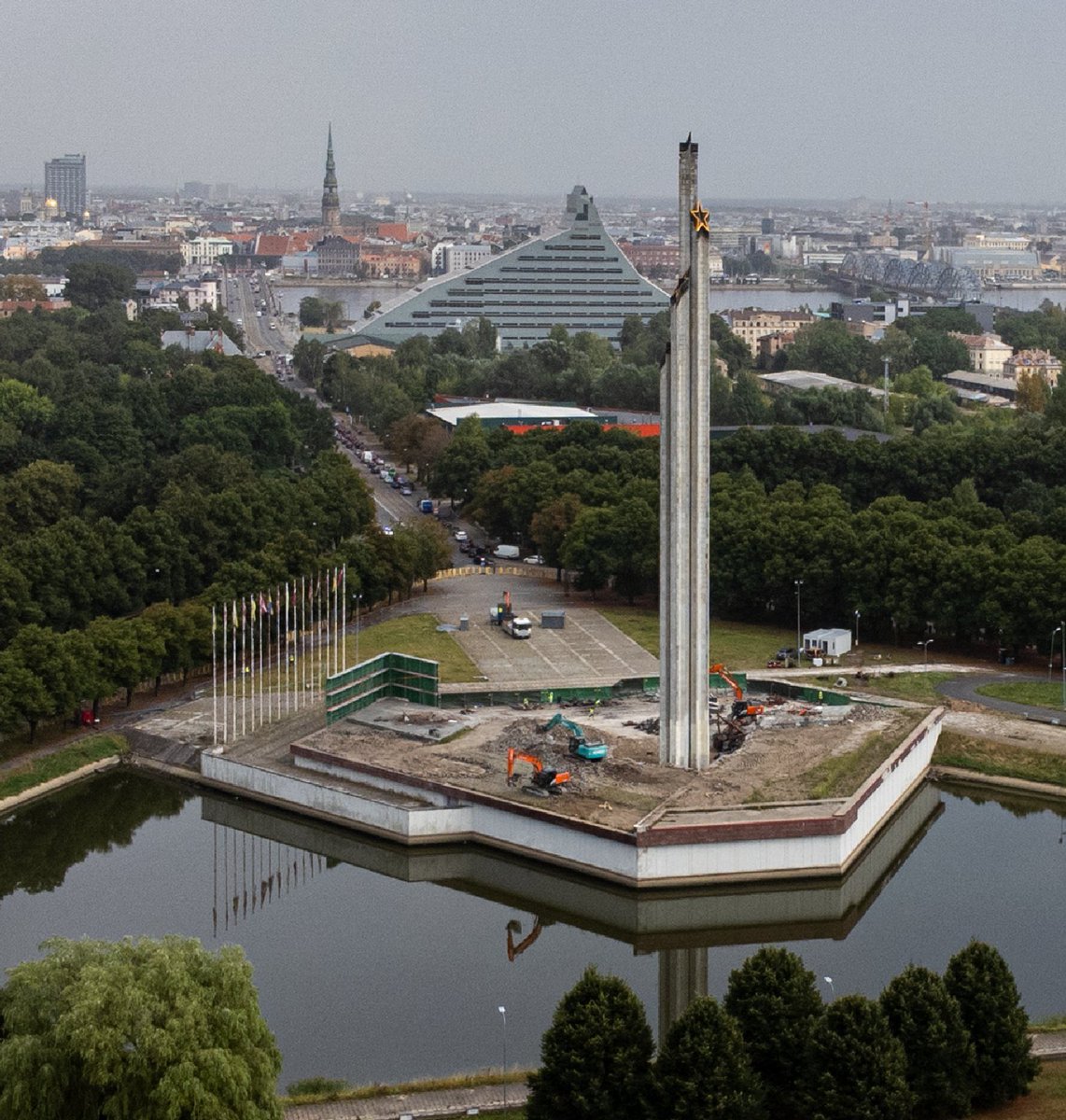 памятники в латвии
