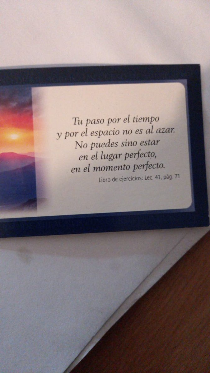 BarbaraBredy's tweet photo. Estas viviendo lo que tienes que vivir y estas con las personas correctas para aprender y crecer. Todo está bien, aún cuando tú no lo entiendas. https://t.co/pExAh2boAQ