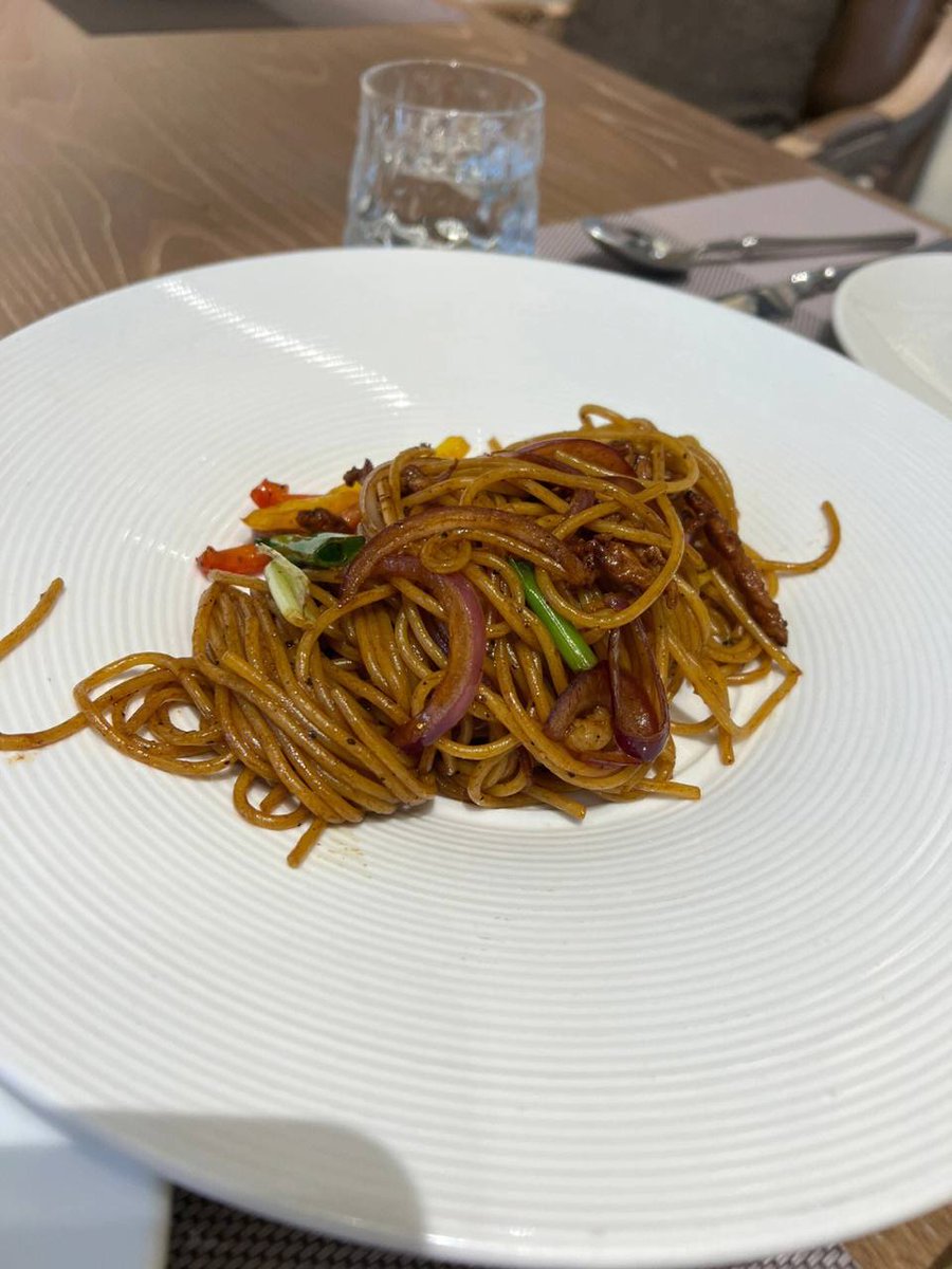Winnie98109568's tweet photo. Today's dinner is really rich, it feels like a four-star hotel https://t.co/yJYnKudtPn