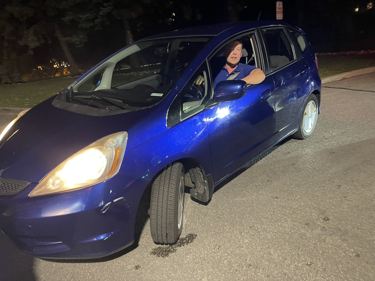 dogtorfreud's tweet photo. @TPSOperations This man illegal blocked parking spots in Concorde apt driveway. refused 2 move despite requests.  Elderly woman knocked on his door and told him he was shameful. she turned around &amp; he slammed his car door into her causing her 2 fall nj. Left b4 police could come. https://t.co/pYOsxtQ7Kq