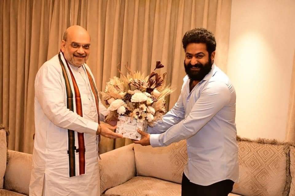 ranjank59624356's tweet photo. 2023 , मे #JuniorNTR हैदराबाद के अगला CM 🚩🚩🚩🚩🚩🚩 जय हो 🚩 मोदी हैं तो मुमकिन है 🚩🚩🚩 जिसको डाउट है, 🚩 वो डाउट में ही रहे 
#अमितशाह https://t.co/EnPcR9939N