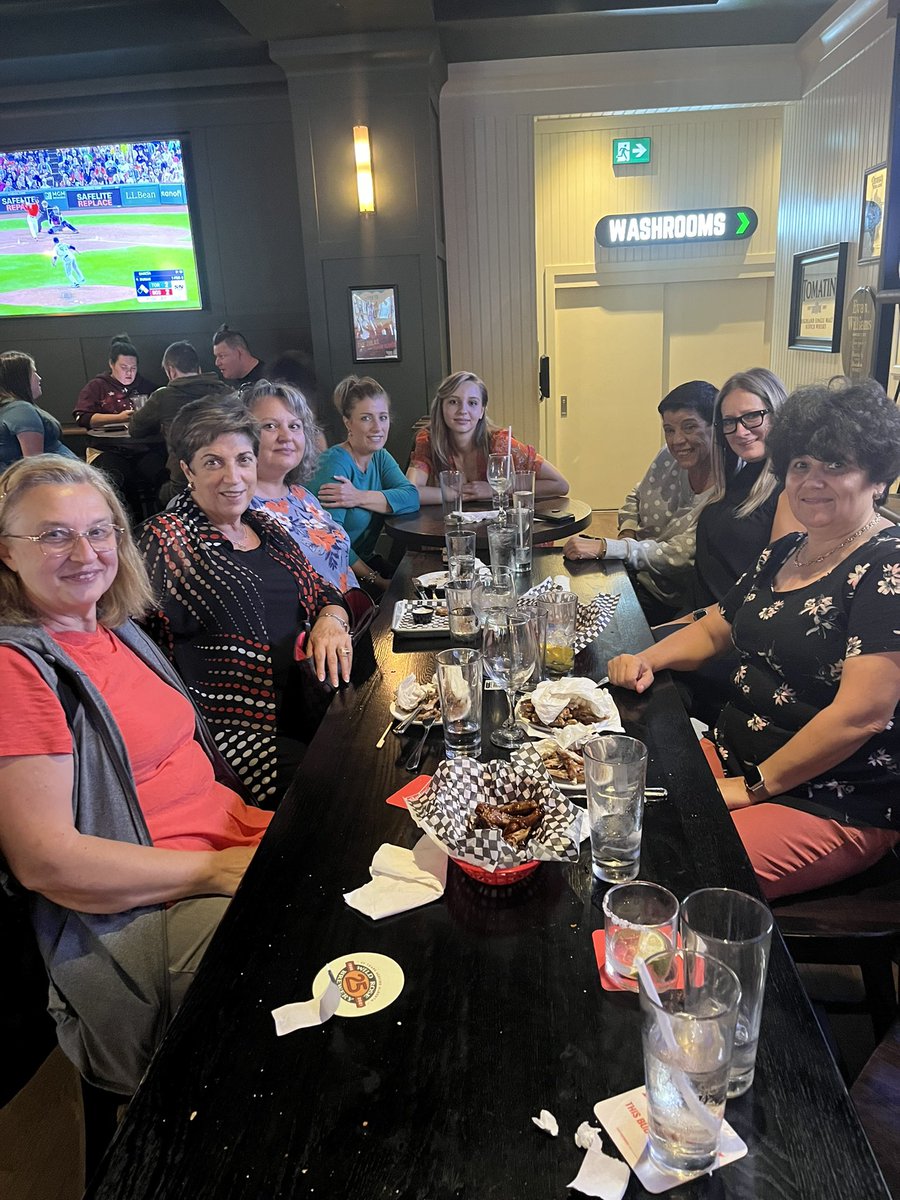 alterationsanna's tweet photo. Staff outing at our neighborhood pub, @pointpubyyc
#annas_alterations #yycalterations #yycseamstress #yyctailor #yyc #yycnow #staffouting #neighborhoodpub #yycsupportlocal https://t.co/gfB0P5A3AP