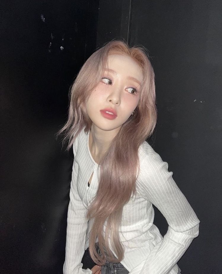 a thread of some dancing moments of yves from loona, because she’s one of the best dancers of the 4th gen