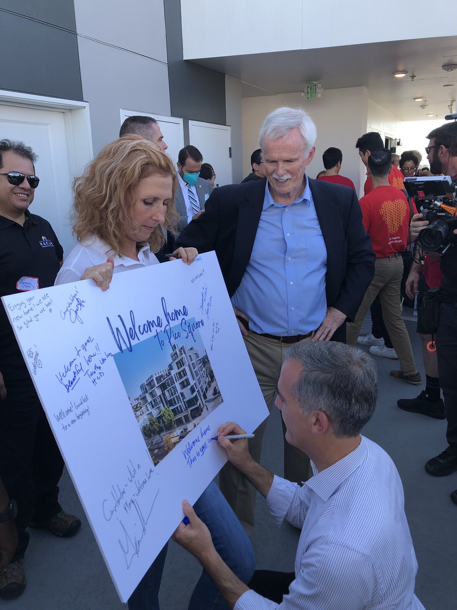 HACLA1938's tweet image. Today was an exciting day as we prepped more homes for one of our latest Project Homekey sites! Thanks to everyone who had a hand in making this happen  @GavinNewsom @MayorOfLA @LCastroRamirez @California_HCD @WellsFargo @KarenBassLA 🏡 🔑 #projecthomekey #WelcomeHome