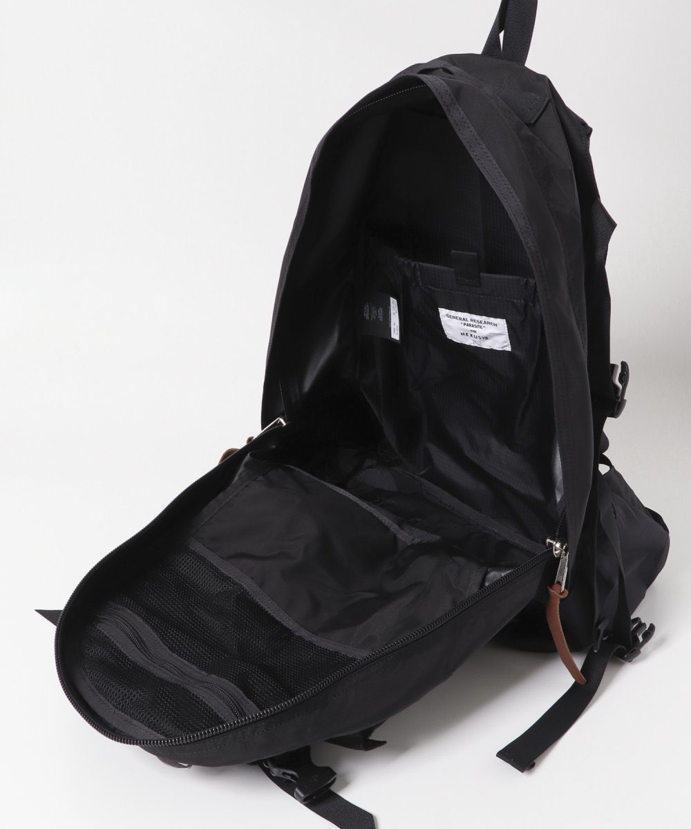 yallrocksick's tweet photo. NEXUSVII.×GREGORY×GENERAL RESEARCH 第2弾 DAY&amp;HALF PACK PARASITE  買えた😊

第1弾DAYPACK PARASITE より
第2弾DAY&amp;HALF PACK PARASITE の方がポケットがたくさん付いてて良い。

#GREGORY
#nexusvii
#URBANRESARCH
#GENERALRESARCH
#PARASITE
#PARASITEPOCKET
#パラサイトポケット https://t.co/nMNZYpQOYn
