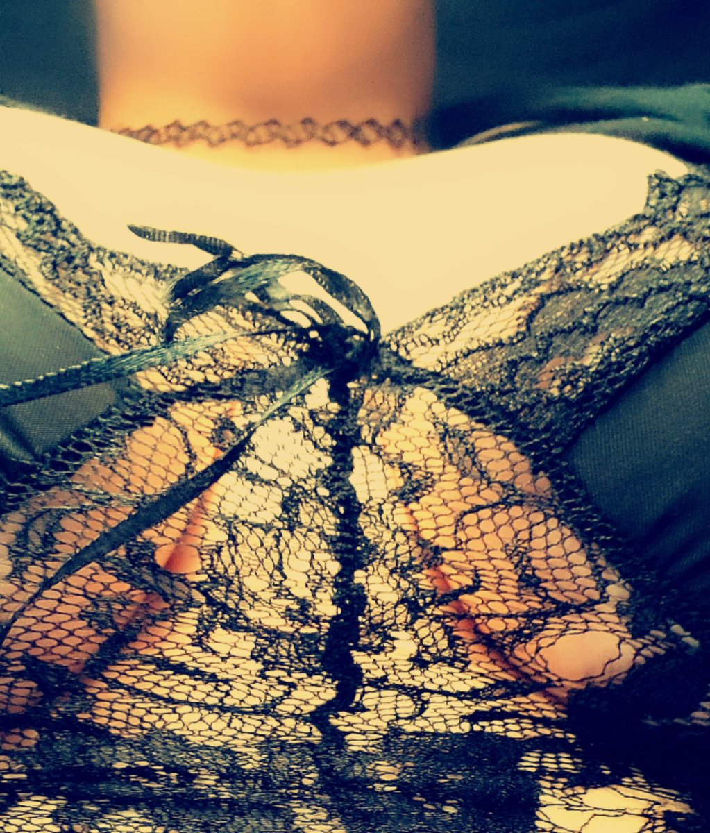 BratPrincessNyx's tweet photo. https://t.co/SDDXJIBlv7 sc bratprincessnyx wanna see me fuck my toys? Dm me for menu. #Sellingcontent #buyingcontent #nsfwtwtًً #goth #brat #onlyfans #onlyfansgirl #onlyfansFree #snapchatseller #comechatwithme https://t.co/Q8NmTsZ0GU