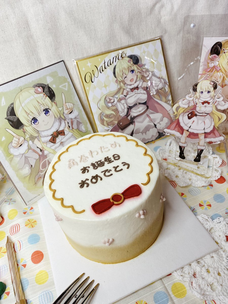 わための誕生日には、わためさんのケーキを作りました
柔らかい綿毛、リボン、花で飾られている🐏✨
#わためいとの自由研究
#つのまきあーと
