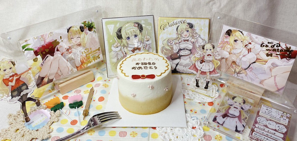 わための誕生日には、わためさんのケーキを作りました
柔らかい綿毛、リボン、花で飾られている🐏✨
#わためいとの自由研究
#つのまきあーと