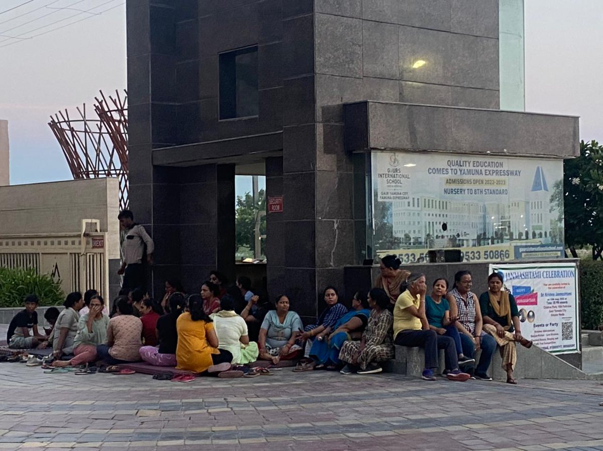 16pvresidents's tweet photo. District Forest Officer Pramod Kumar along with ACP police Rudra Kumar Singh reached in protest of Gaur Yamuna City and Accepted  Negligence in  and Given Written assurance
Relocation of Monkeys.
@News18India @GNPC247 @ABPNews 
@GrenoWestCity @noidapolice @DCPGreaterNoida https://t.co/mhA4sQ3szU