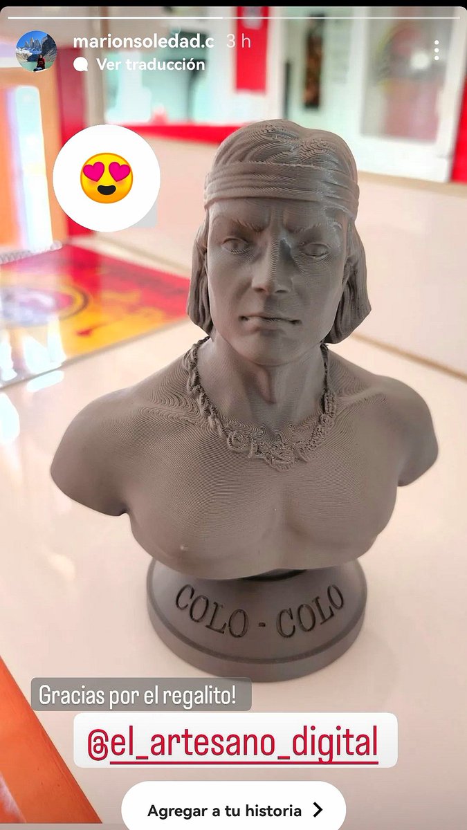 DTectonico3's tweet photo. Premio entregado a su ganadora en Valparaíso, esta muy contenta.

#colocolo https://t.co/fOzYMInNu7