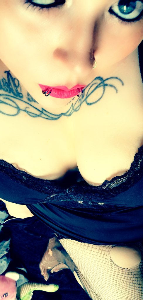 BratPrincessNyx's tweet photo. Ill fuck your wallet harder then you could ever fuck me. 💰🐷 #findom #finsub #paypig #paypigs #cashcow #humanatam #findomdrian #findomaddict #relapse #sissy #sissification #humiliaton #beta #simp  #findomme #bbw  #sissyloser #snapchatseller #Sellingcontent #onlyfans https://t.co/GClZeMp9Dj