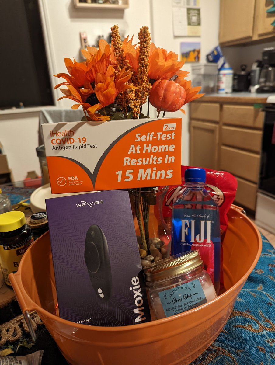 staylifted1771's tweet photo. When one of ur best friends who also happens to be a cute girl that you simp massively over isn't feeling good and u make them a cute cheesy af care package 😂❤️ #simpgang https://t.co/0ItQF9E6W8