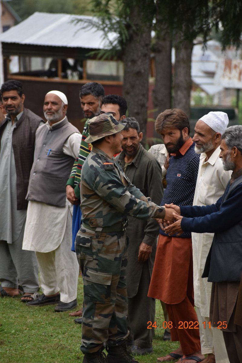 Raziya_Lolabi's tweet photo. Zorawar Garrison* camp under the aegis of *Cherakote Garrison* organised a Sarpanch and Ward Members interaction to ensure a deep and close connect with the locals.
#HumSayaHaiHum
#JawanAurAwam
#ProsperousKashmir
#PatriotsOfKashmir
#RepublicansOfIndia
#IndianArmy https://t.co/yhnmh0VxxC