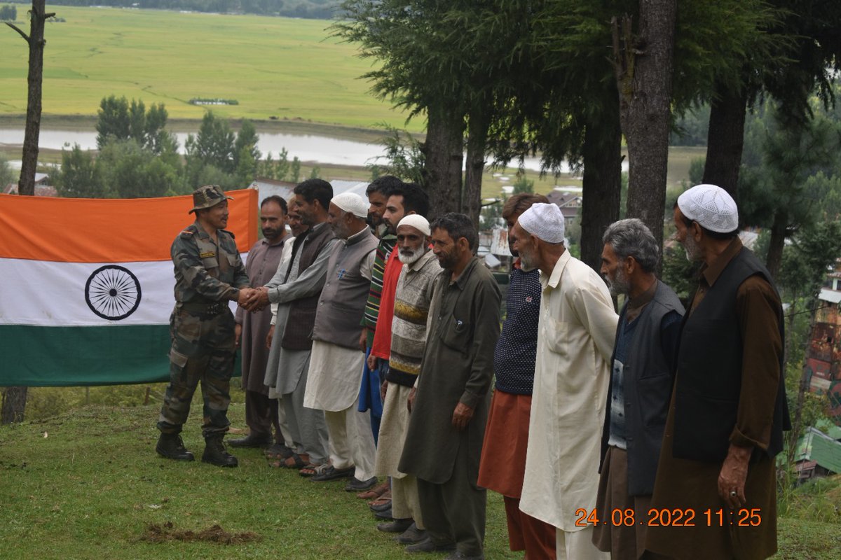 Raziya_Lolabi's tweet photo. Zorawar Garrison* camp under the aegis of *Cherakote Garrison* organised a Sarpanch and Ward Members interaction to ensure a deep and close connect with the locals.
#HumSayaHaiHum
#JawanAurAwam
#ProsperousKashmir
#PatriotsOfKashmir
#RepublicansOfIndia
#IndianArmy https://t.co/yhnmh0VxxC