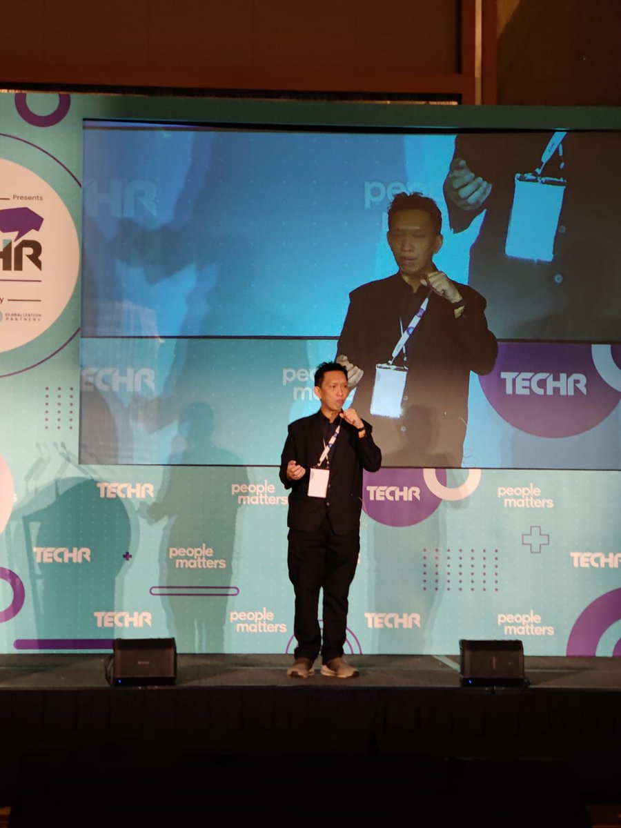 PeopleMatters2's tweet photo. In our exciting #PowerSession, Lionel Chok, Chief Metaverse Officer, Hatten Land, speaks about all things #metaverse
#TechHRSG #FutureOfWork https://t.co/6lx5Cmflhb