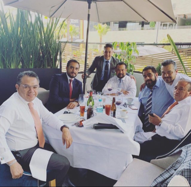ManuRdzAr's tweet photo. Ahhh si los deberían  de investigar a todos estos rateros corruptos y complotadores https://t.co/D5v43cUMYP