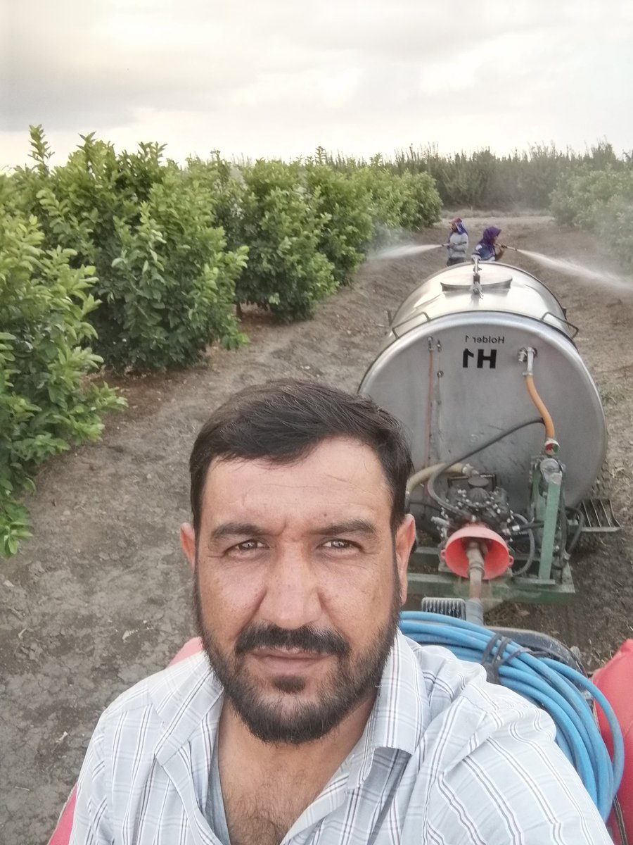 Adanadan bütün trabzonspor taraftarına selam.  ben trabzonlu olmadığım halde trabzonsporu tutuyorum ve bununla gurur duyuyorum. Ancak dün geceden beli bakıyorumda kaypak adam çok aramızda. Biraz adam olun adam. Şampiyonlar ligine katılamadık diye asıp kesiyorsunuz hayırdır size😡