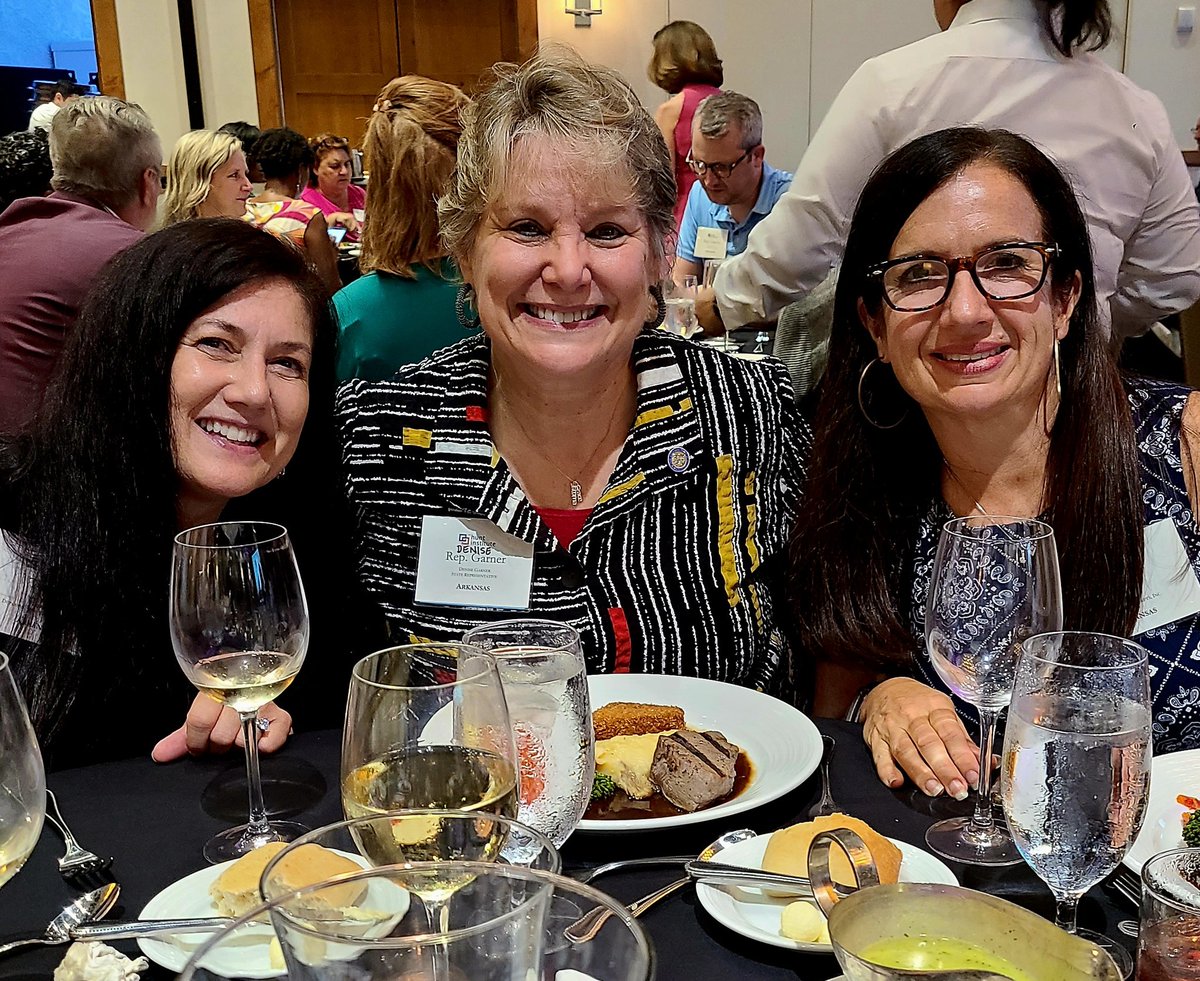 Two of my favorite early childhood advocates, Tonya Williams &amp; <a href="/jamietmw/">Jamie Morrison Ward</a>. So fortunate to have them on the AR EC team!! #ecls22
<a href="/HuntEarlyEd/">The Hunt Institute - Early Childhood</a> pic.x.com/8SiFlk303J