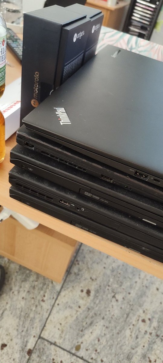 Tom_ZR_Race's tweet photo. So it's #ThinkPadThursday and here are some #ThinkPad stacked up - this feature should be on showing your collection so go ahead - post some shots! New or old get them out! #NeedMoreThinkPads
@LenovoThinkPad @LenovoIN #LenovoIN #ThinkAddict https://t.co/qRHpl1D5Cn