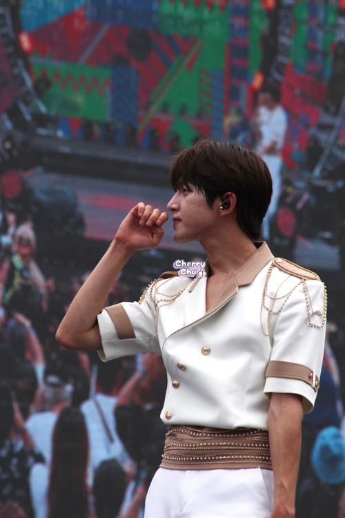 roombye's tweet photo. Article: GOLDEN CHILD at @mikfestival by @CherryChuMag
🔗https://t.co/zIqLnYUv4d
#MIKFESTIVAL #MyMIKDay 🪐💜
#GoldenChild #골든차일드 #GoldenChild_Aura #GoldenChild_Replay #리플레이 #AURA #아우라 #COMEBACK #GoldenChild_COMEBACK
@GoldenChild
@Hi_Goldenness https://t.co/kitEHJyCcg