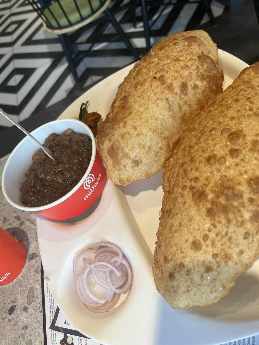 lakey_musings's tweet photo. Swere swere gand-baloot kha lo #BreakfastDates https://t.co/YwOPJ019pR