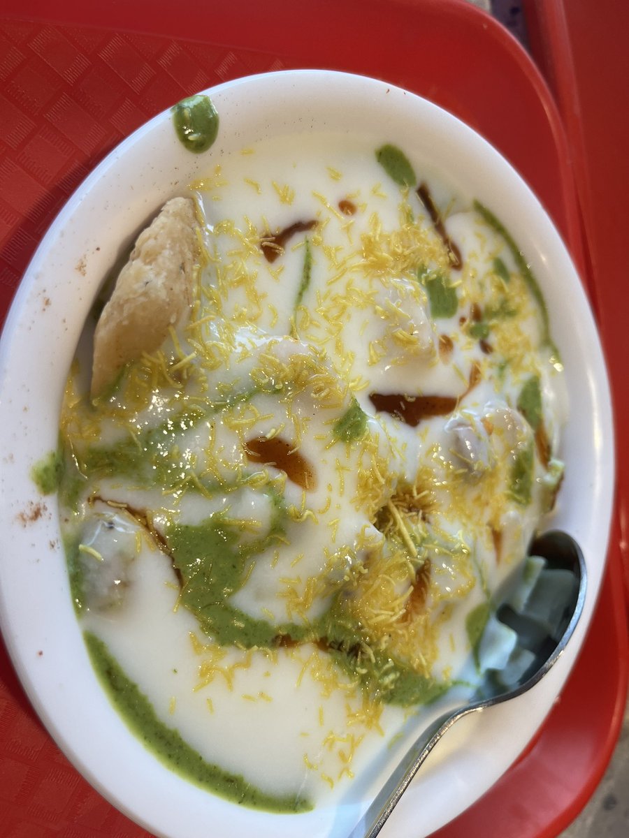 lakey_musings's tweet photo. Swere swere gand-baloot kha lo #BreakfastDates https://t.co/YwOPJ019pR