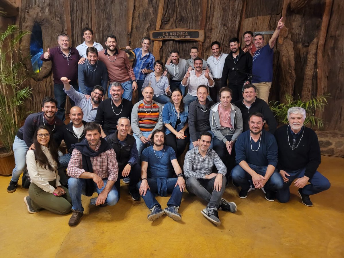 magranetto's tweet photo. Toda reunión llega a su fin, se trabajó, se compartió y tuvimos nuestros representantes musicales que la rompieron en el escenario...👏👏 @FerMurilloST y @NRanure unos grandes... https://t.co/WI8GmcIXRu