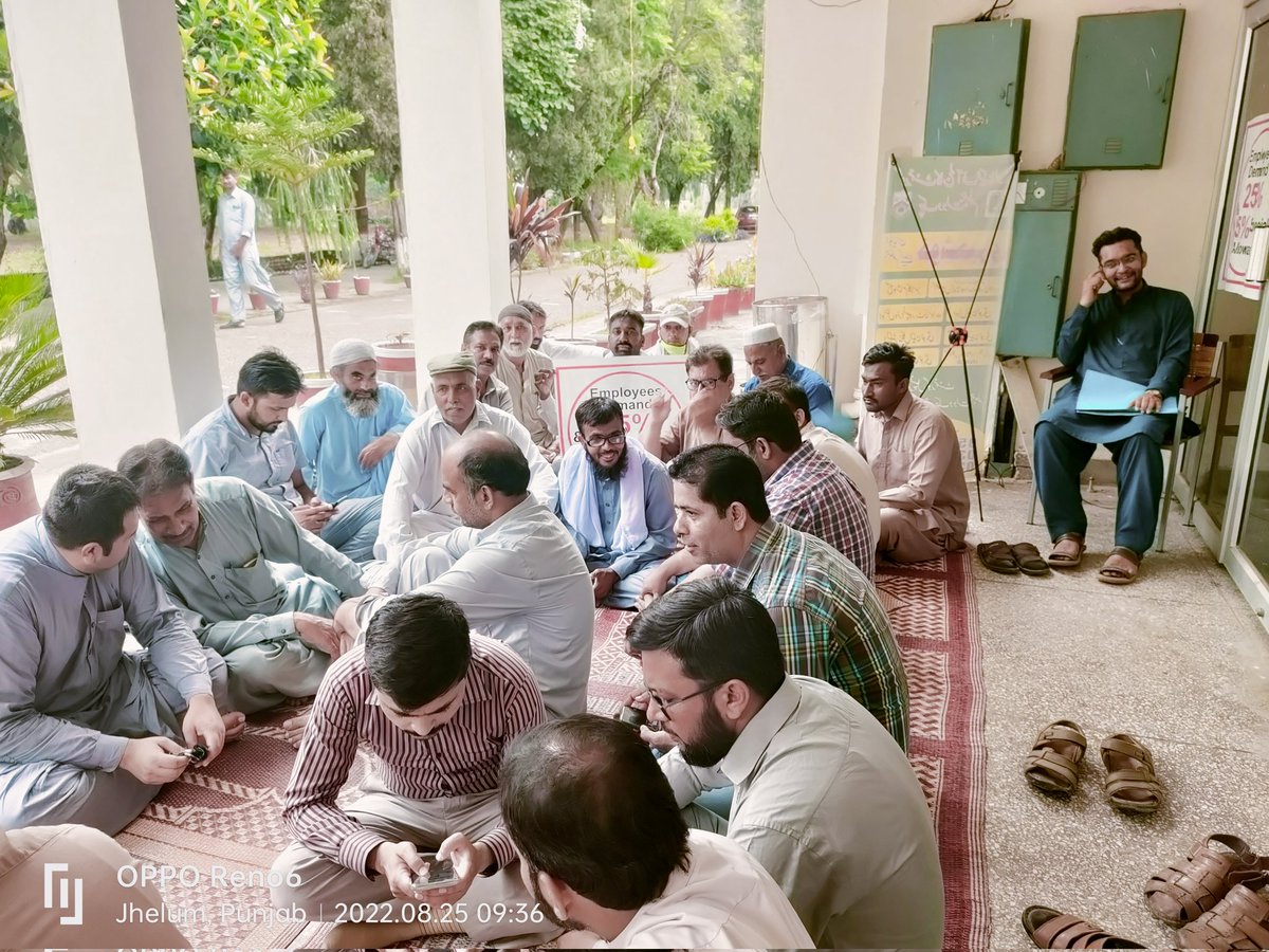 Naveedm62591039's tweet photo. GCT Jhelum 
Complete Boycott of all activities on 4th Consecutive day
#TEVTA_Protest 
@MMAslamIqbal 
@ZaheerAMalik https://t.co/HezadRGw0J https://t.co/90Em0M9uUo https://t.co/PgAgwEpOSR