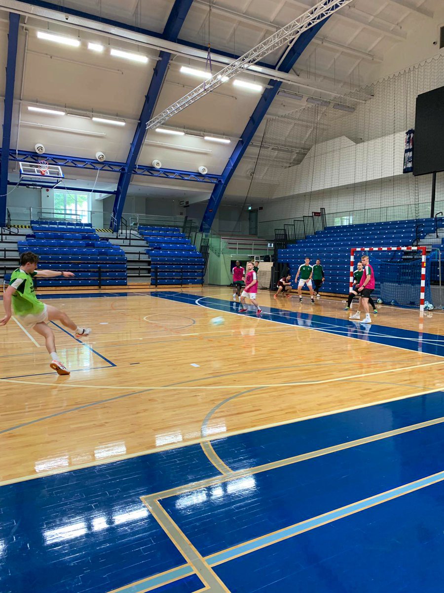 Lee Jones tweet media