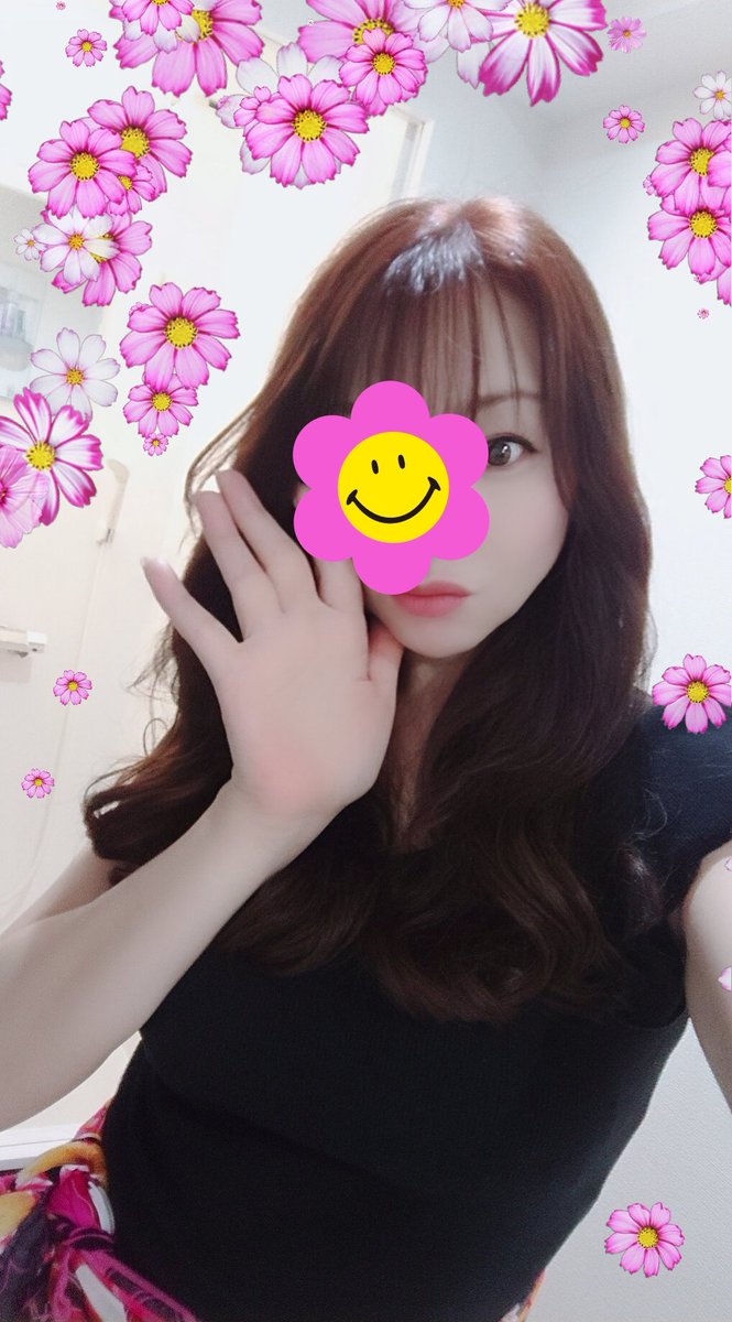 こんにちは✨
先日お会いしました仲良しさん方ありがとうございました❤️
心地良いからいつも寝ちゃいそうってゆったり休めれて良かったよ😉
また、近々会いましょ😊
中々会えずでお詫びに坊主😲素直で妄想楽しくでしたね☺️
今日も会えたら🎵
本日出勤です🍀
雨降りですが一緒にまったり過ごしましょ🌼
