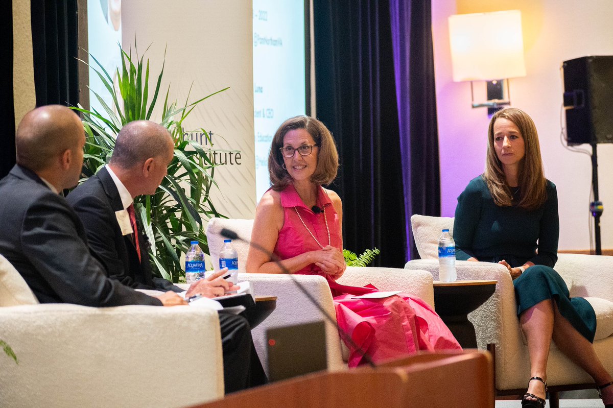 Transformative change in our early childhood system is not possible without collaboration between all levels of government and stakeholders. We had a great conversation tonight with First Lady Cox, Paul Luna, and @jsiddiqi7 to kick off @Hunt_Institute’s #ECLS22!