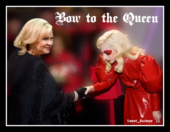 SusanSweet44's tweet photo. @sportsiren @OhioStateFB All hail, Buckeye Nation.π#GoBucks #OhioState #QueenHolly https://t.co/9f6FkRpl22