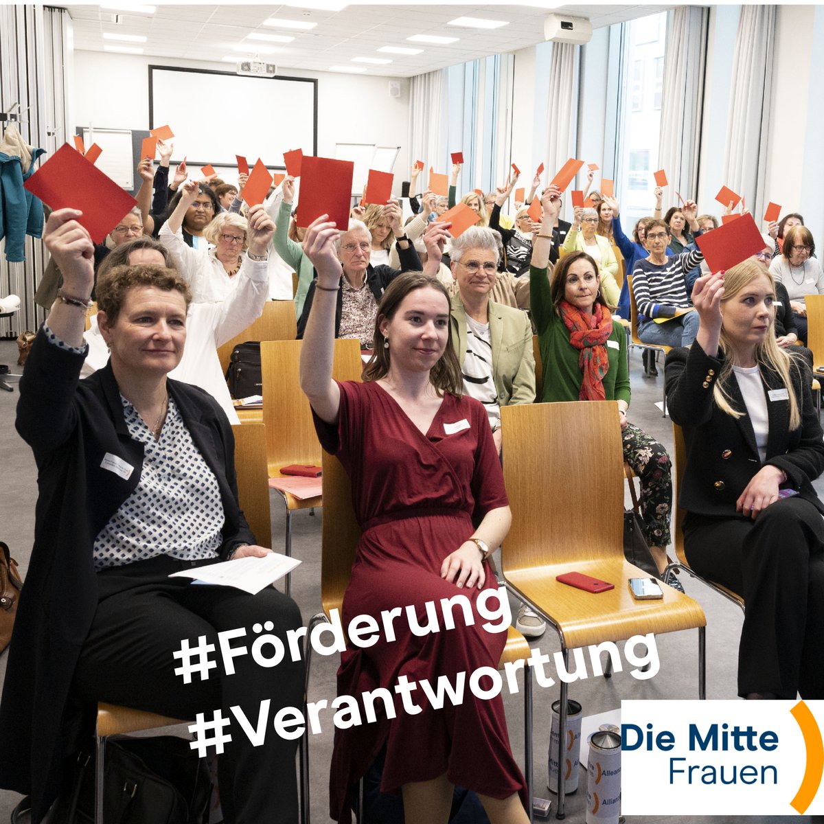 Wir fördern Frauen und ermutigen sie, unabhängig von ihren privaten Lebensmustern Verantwortung in Familie, Beruf und Politik zu übernehmen

➡️.  frauen.die-mitte.ch/mitmachen-2/mi…
<a href="/ChristinaBRoth/">Christina Bachmann-Roth</a> <a href="/MFRP2010/">Marie-France Roth Pasquier</a> <a href="/rosalyne_marie/">Rosalyne Marie Reber</a> <a href="/karinstein_/">Karin</a> <a href="/DarbellayFanny/">Darbellay Fanny</a>  Isabelle Wepfer Lara Comini