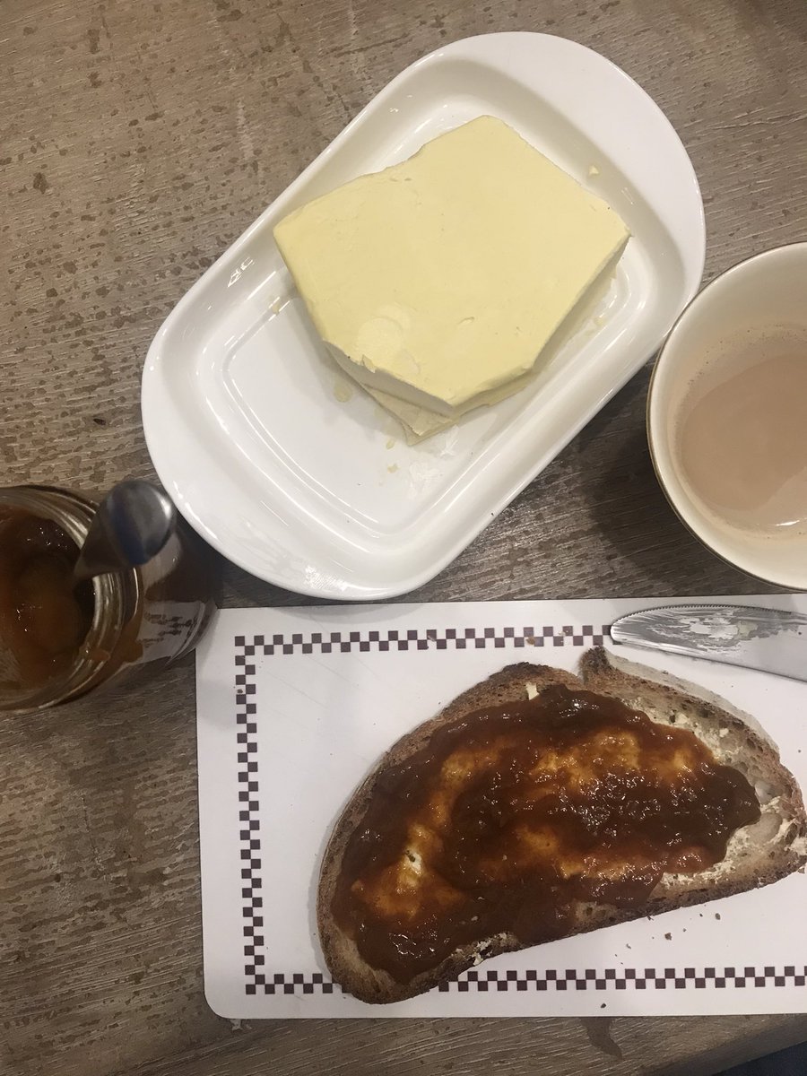 realityglimpses's tweet photo. Good morning.
Food morning.
Poranna klasyka, a co tam u was?
#veganfood #brekki #petitdej
Tak, to #NIEmasło. To #haferblock. Najlepsza rzecz ze świeżym pieczywem na zakwasie. https://t.co/UlEWypi3eO