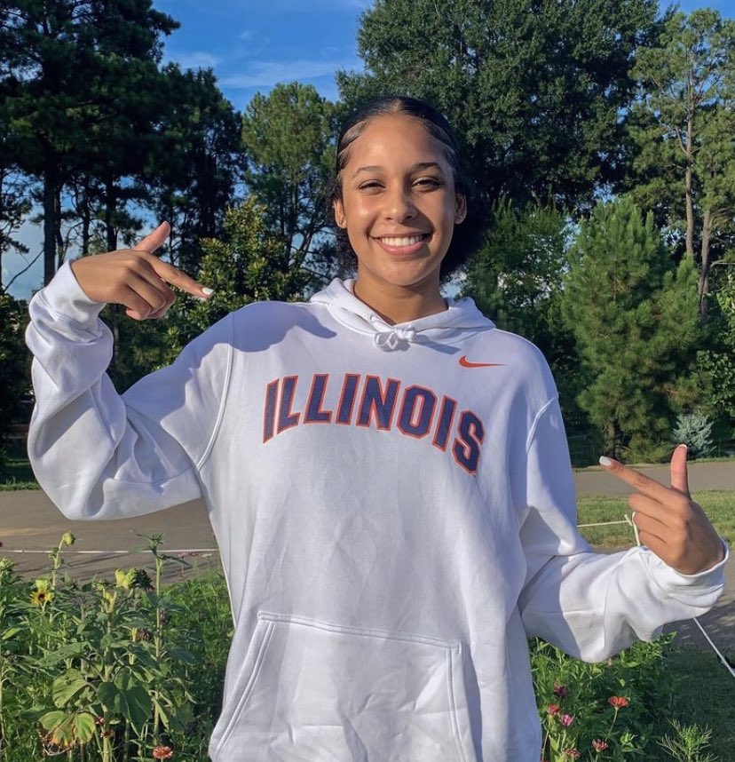 Laynie Smith 
🏐: Rightside
⬅️: Triangle Volleyball Club
➡️: University of Illinois 
Congratulations, Laynie!