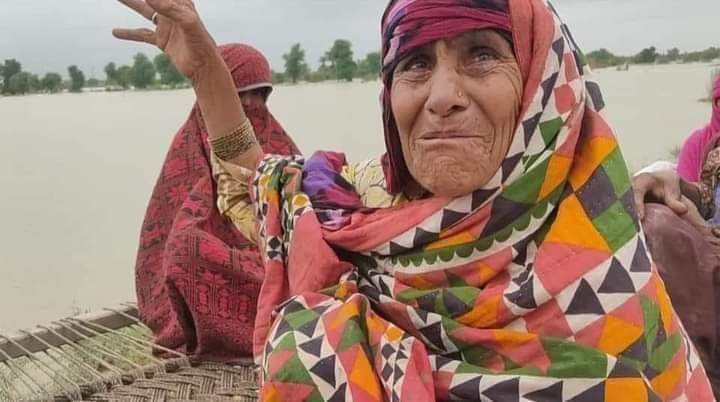 shobisaeed529's tweet photo. جے کہیں کوں سرائیکی سمجھ نئیں آندی، او ساڈیاں اکھیں ڈیکھ گھنے🥺
#TaunsaneedsHelp
#TaunsaNeedsAttention https://t.co/5KEEqE2hHJ